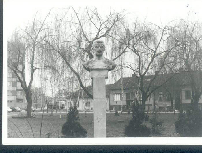 1985_-_Breclav_-_Bezrucovo_namesti__